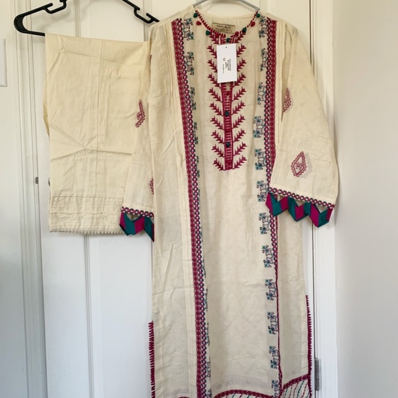 Brand New Republic causal  pret 2022 (embroided 3pc) - Picture 6 of 7